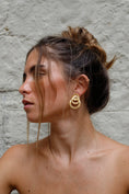 Load image into Gallery viewer, Susmies - Show me How Earrings
