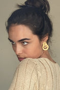 Load image into Gallery viewer, Susmies - Show me How Earrings