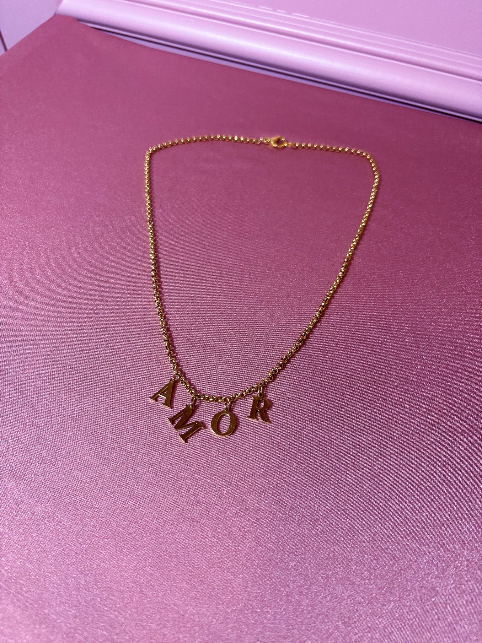 LACHA STUDIO Exclusives - "LACHA Affair" ketting AMOR