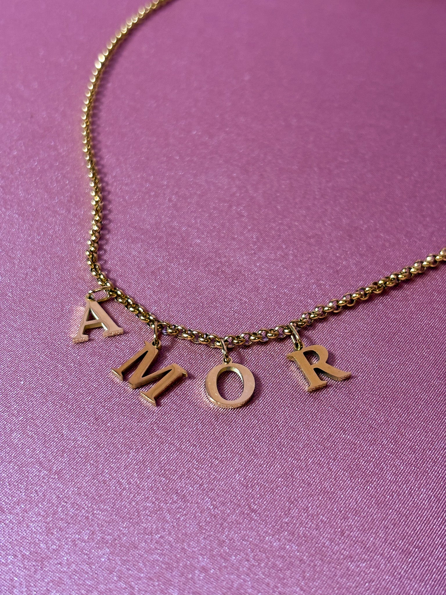 LACHA STUDIO Exclusives - "LACHA Affair" ketting AMOR