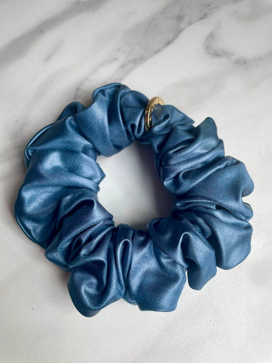 LACHA STUDIO Exclusives - Scrunchie in Azul Marino