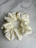 Load image into Gallery viewer, LACHA STUDIO Exclusives - Scrunchie in Perla
