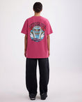 Load image into Gallery viewer, Stieglitz Renzo Oversized T-shirt - met Zwanenprint - Rood - Valt heel ruim
