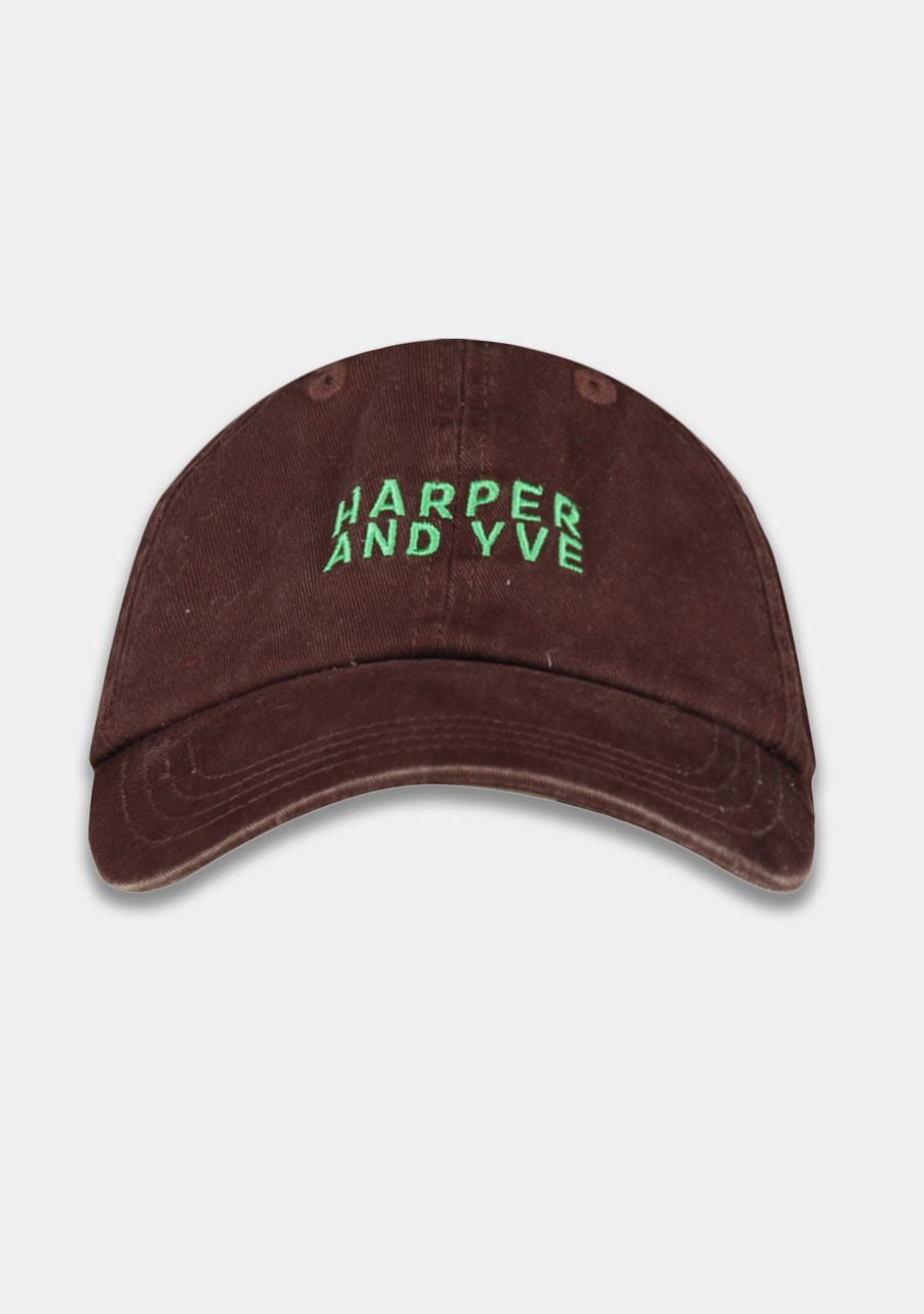 Harper and Yve - Bruine Pet