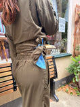 Load image into Gallery viewer, LACHA Studio - Reversible Wide to Balloonpants in Olive/ Blue Pinstripe - LACHA FOREVER DROP (kopie)
