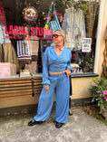 Load image into Gallery viewer, LACHA Studio - Reversible Wide to Balloonpants in Olive/ Blue Pinstripe - LACHA FOREVER DROP (kopie)
