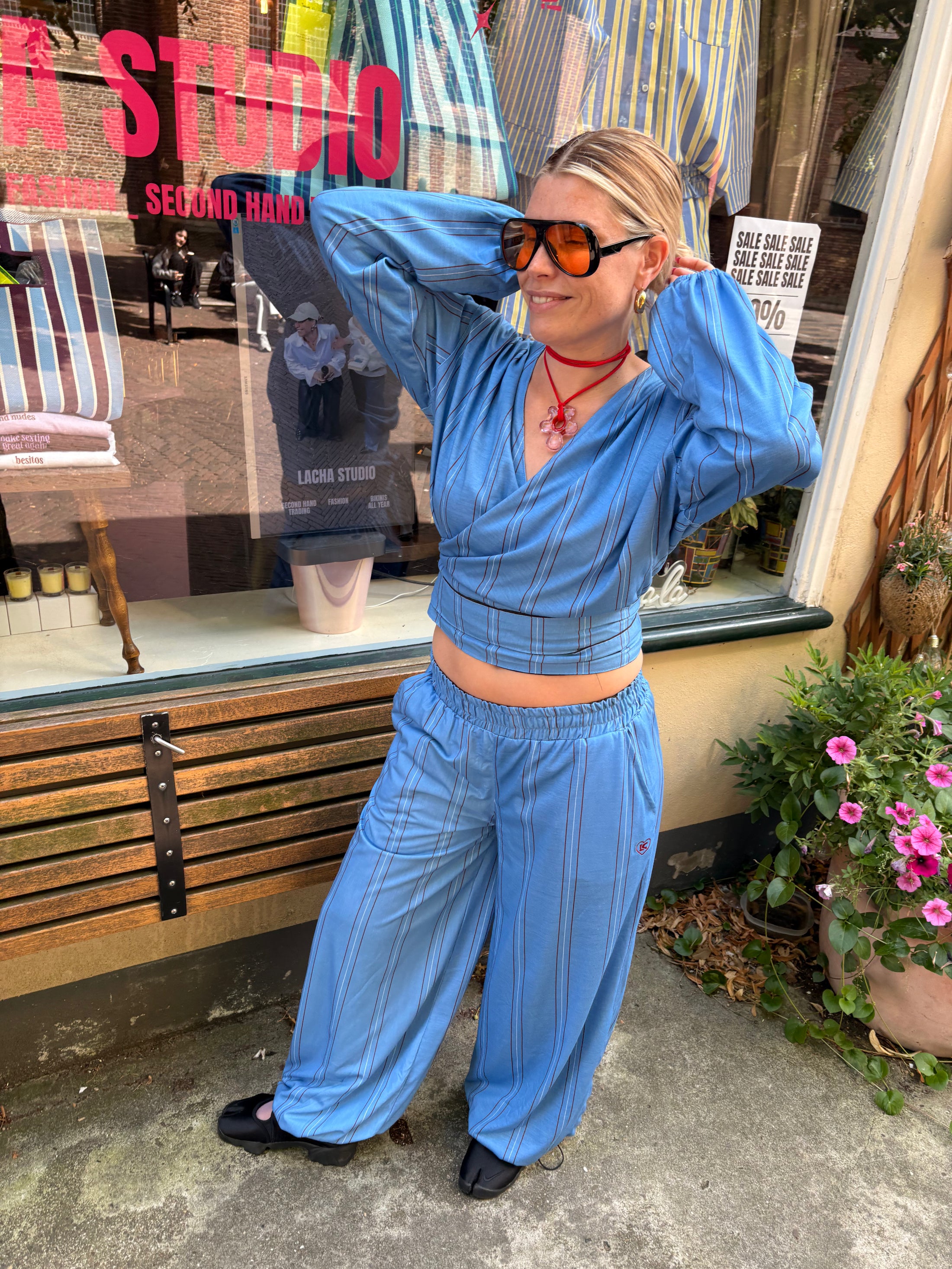 LACHA Studio - Reversible Wide to Balloonpants in Olive/ Blue Pinstripe - LACHA FOREVER DROP (kopie)