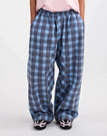 Load image into Gallery viewer, Stieglitz - Briana Check Broek - Blauwe Ruit - Valt Heel Groot
