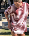 Load image into Gallery viewer, Stieglitz Pip Strepen Tshirt Roze- Valt heel oversized
