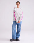 Load image into Gallery viewer, Stieglitz Romina trui - Grijs melange met roze borduursel - Valt Groot
